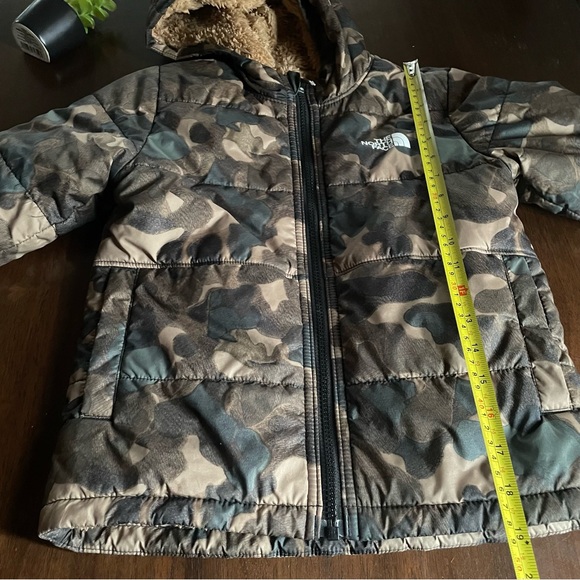 The North Face Kids' RVR Mt Chimbo Jacket Reversible Utility Brown Camo Size 6 - Picture 7 of 15